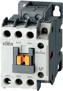 Stycznik mocy 18A, 7,5 kW, 3-polowy, z cewką 230VAC. Styki pomocnicze 1a1b w standardzie. 230VAC 1A1B MC-18B