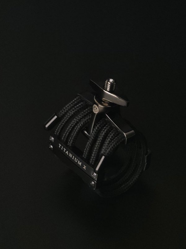 Ligaturka do saksofonu altowego Silverstein Titanium X Gen. 5 Small ebonit