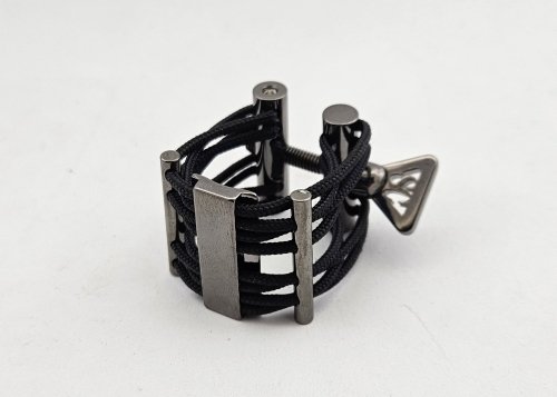 Ligaturka do saksofonu altowego SCV Ligatures M-Touch Black Nickel