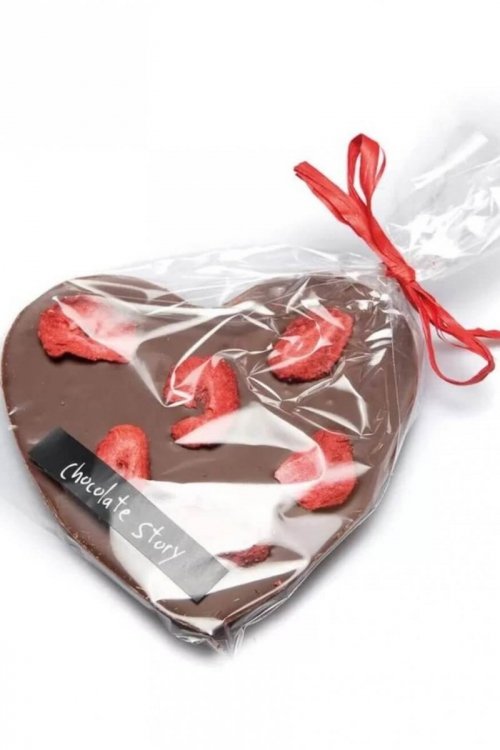 serce z czekolady z truskawkami