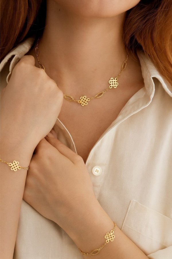 Złoty naszyjnik z potrójnym motywem ażurowym – biżuteria damska 585