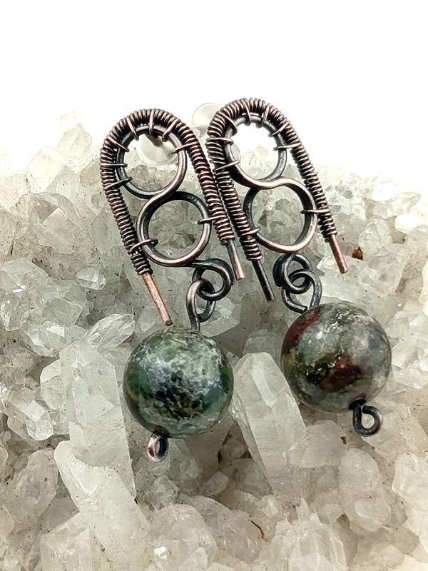 Prezent dla menadżera - kolczyki miedziane z jaspisem smocza krew