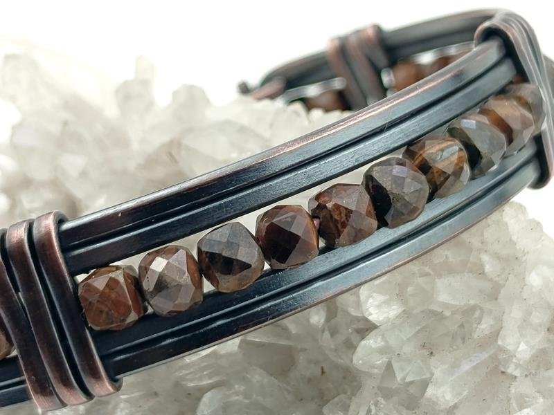 Bransoleta miedziana z kostkami tygrysiego oka dla policjanta, naukowca, księgowego