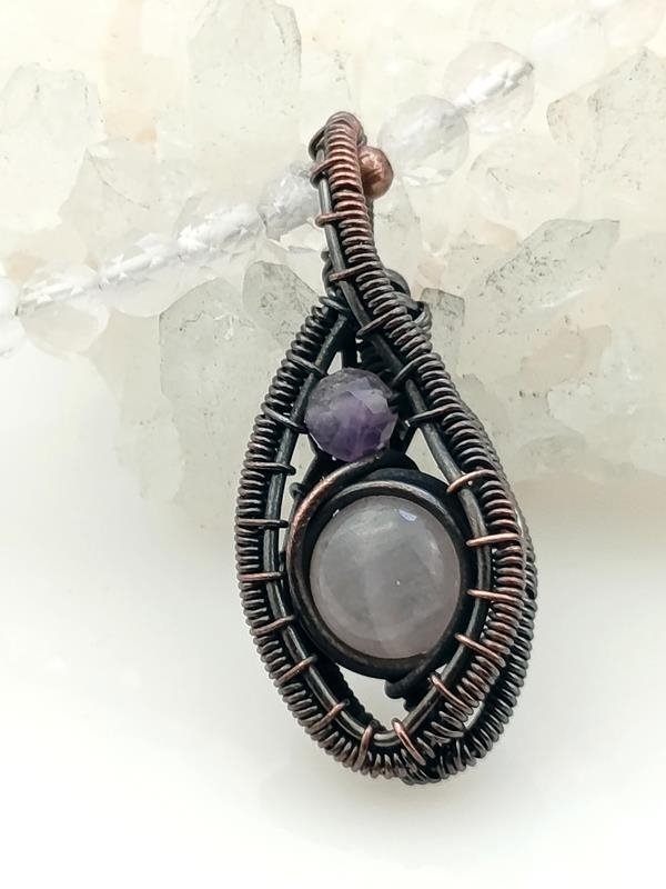 Naszyjnik z kwarcem różowym i ametystem dla numerologicznej 2, 6, 7 i 9