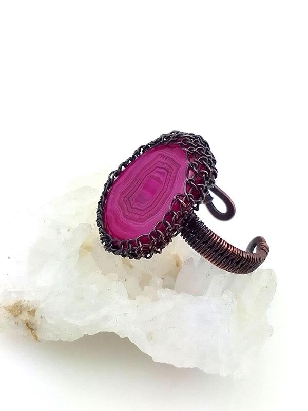 Damski pierścionek miedziany z płytką agatu dla chińskiego znaku Smoka