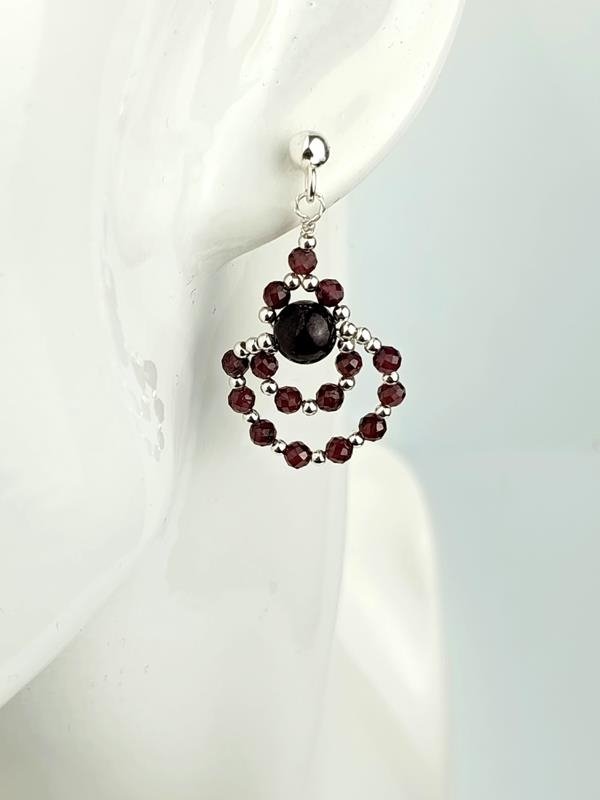 Granat - kolczyki ze srebra, wymiary 3.3x1.8 cm, waga 4 gramy, prezent 2 rocznica ślubu, rękodzieło