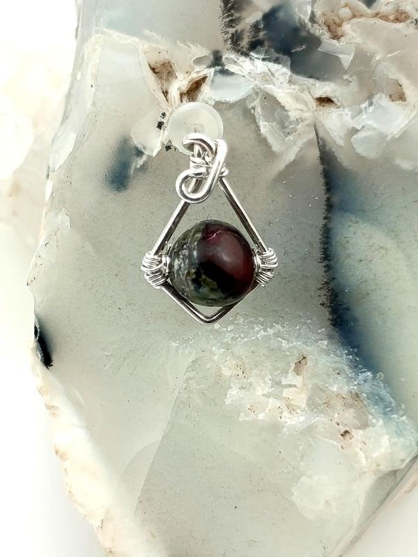 Kolczyki ze srebra z heliotropem dla weterynarza, doradcy