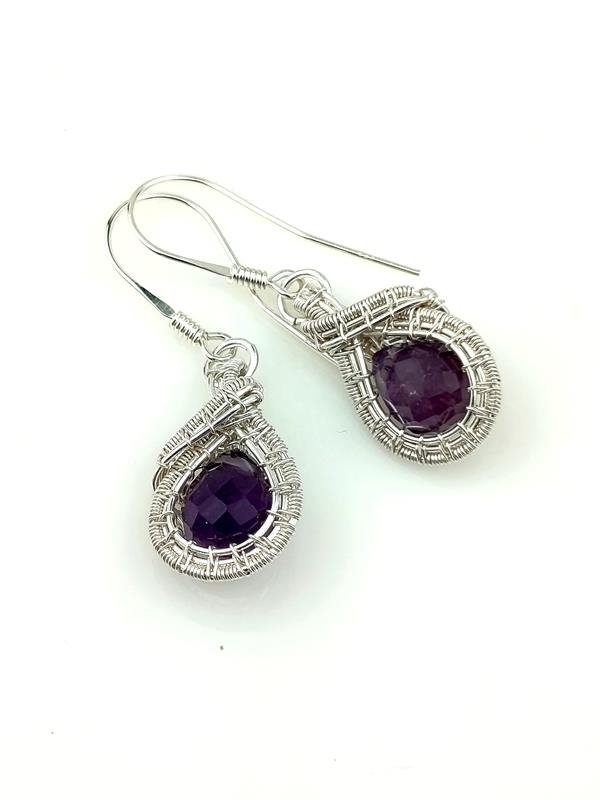 Kolczyki ze srebra Ag999 z ametystem dla znaku Panny, Barana, Strzelca, Koziorożca, Wodnika i Ryb