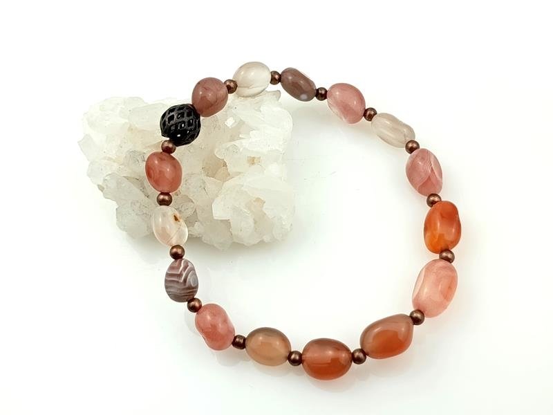 Polerowany agat z Botswany – damska bransoletka na podwójnej gumce, rękodzieło