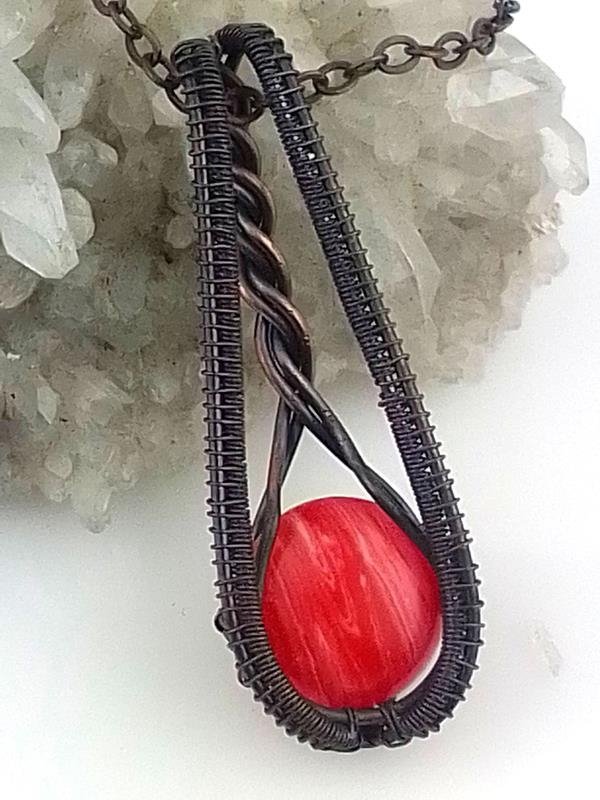 Zawieszka miedziana 4.8 cm, agat, łańcuszek 45 cm - widok z lewej strony