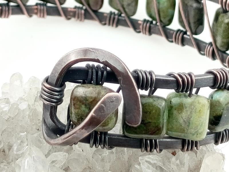 Męska bransoleta miedziana z ryolitem lasu deszczowego - kamieniem łączącym nas z żywiołem ziemi