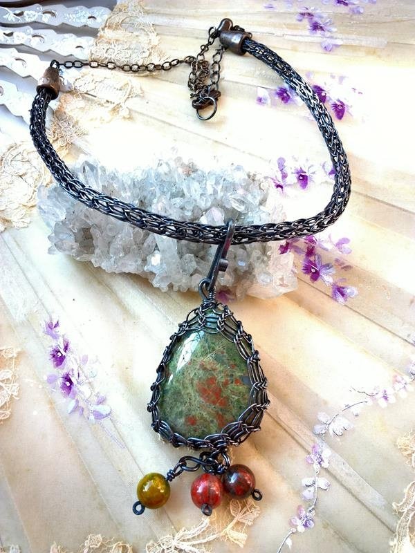 Naszyjnik miedziany, jaspis, znak Skorpiona, długość 45 cm, przedłużka