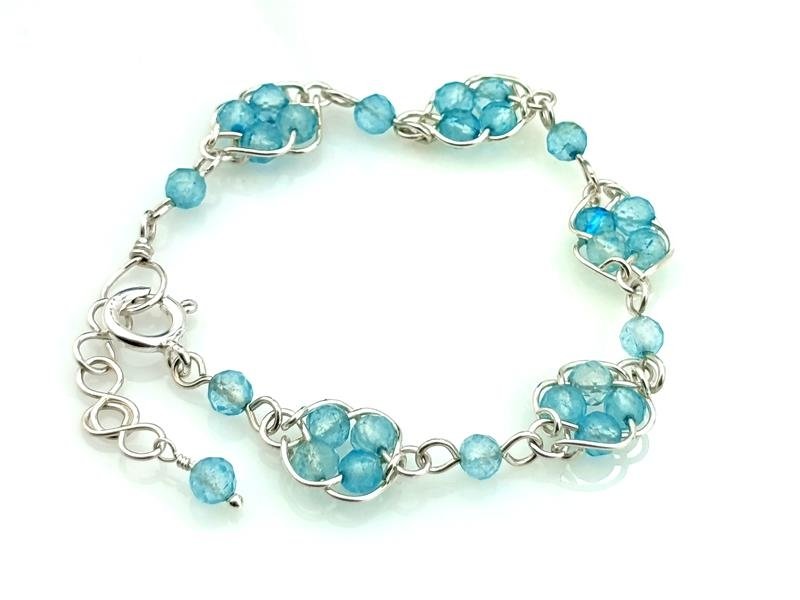 Prezent z okazji 4 rocznicy ślubu – bransoletka ze srebra z topazem błękitnym