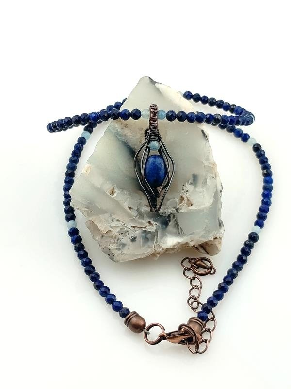 Naszyjnik z lapis lazuli dla chińskiego znaku Woła i Psa