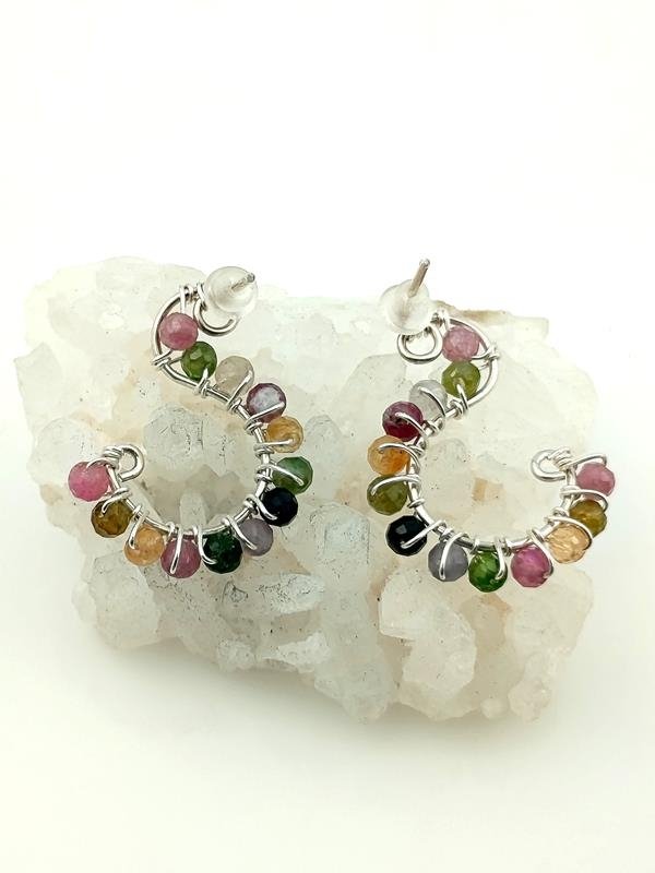 Turmalin - kolczyki ze srebra dla pracownicy organów ścigania