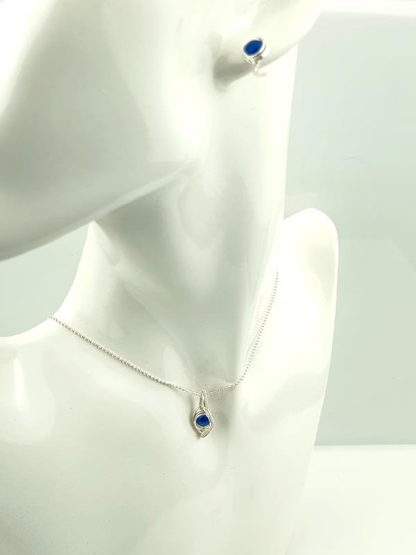 Naszyjnik i kolczyki z niebieskim agatem