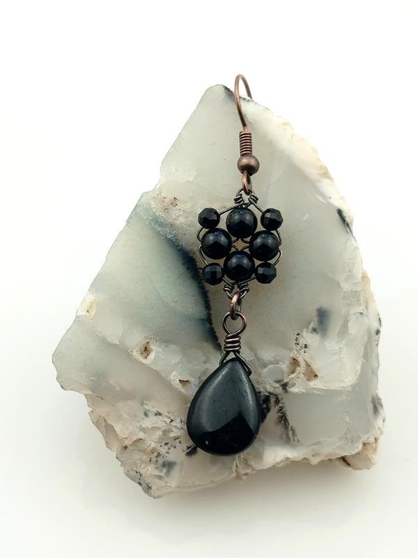 Kolczyki miedziane z czarnym turmalinem dla numerologicznej 2, 3, 4, 8 i 11