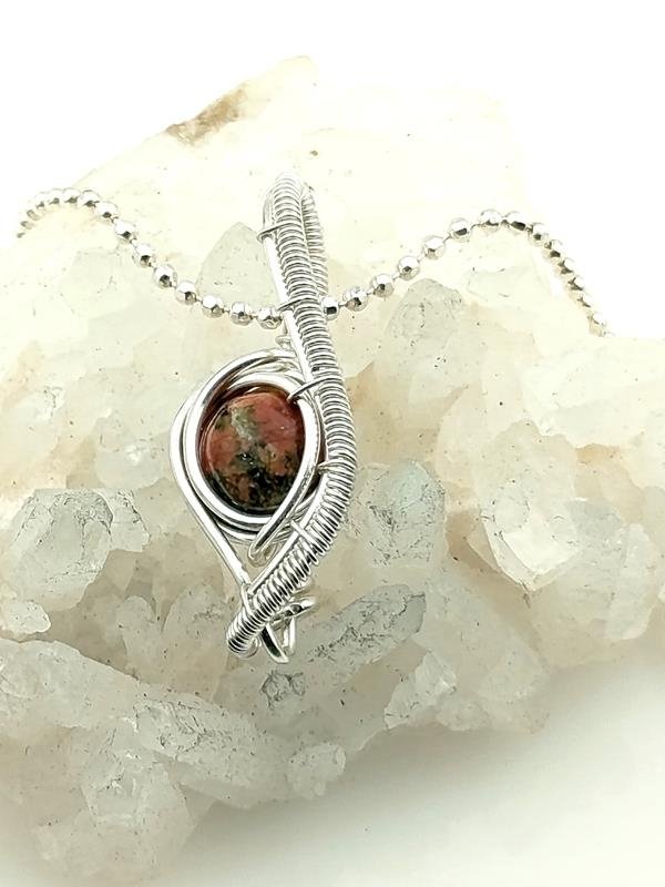 Wisiorek ze srebra Ag999 z jaspisem unakit dla numerologicznej 2, 6 i 9