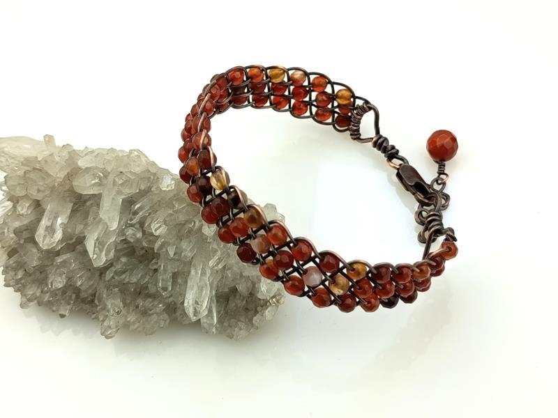 Agat - regulowana damska bransoletka miedziana o splocie Kumihimo, rękodzieło