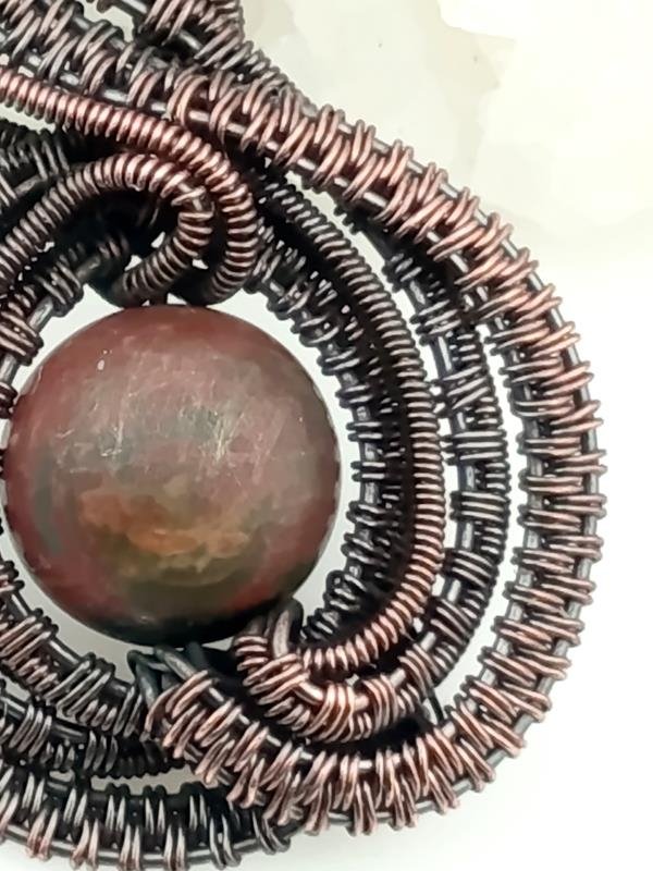 Powiększenie oprawy kamienia