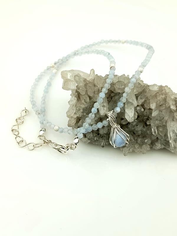 Niebieski agat koronkowy - naszyjnik dla nauczyciela, wykładowcy, rękodzieło