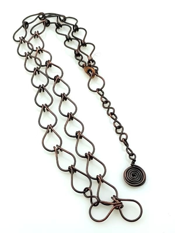 Ręcznie wykonany łańcuch z drutu miedzianego