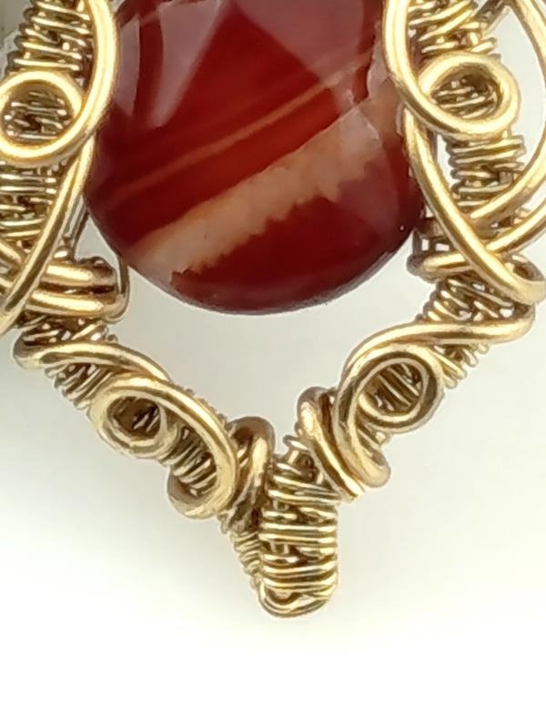 Wisiorek mosiężny z agatem - kamieniem bogactwa, zdrowia i długowieczności