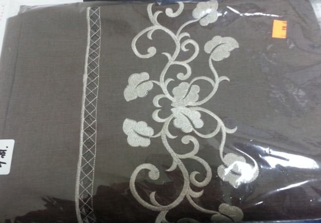 Obrus Haftowany Inez 150x260 cm kolor: Brazowy