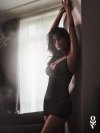 Czarna smukła prześwitująca koszulka erotyczna Obsessive Novenes + stringi XS/S