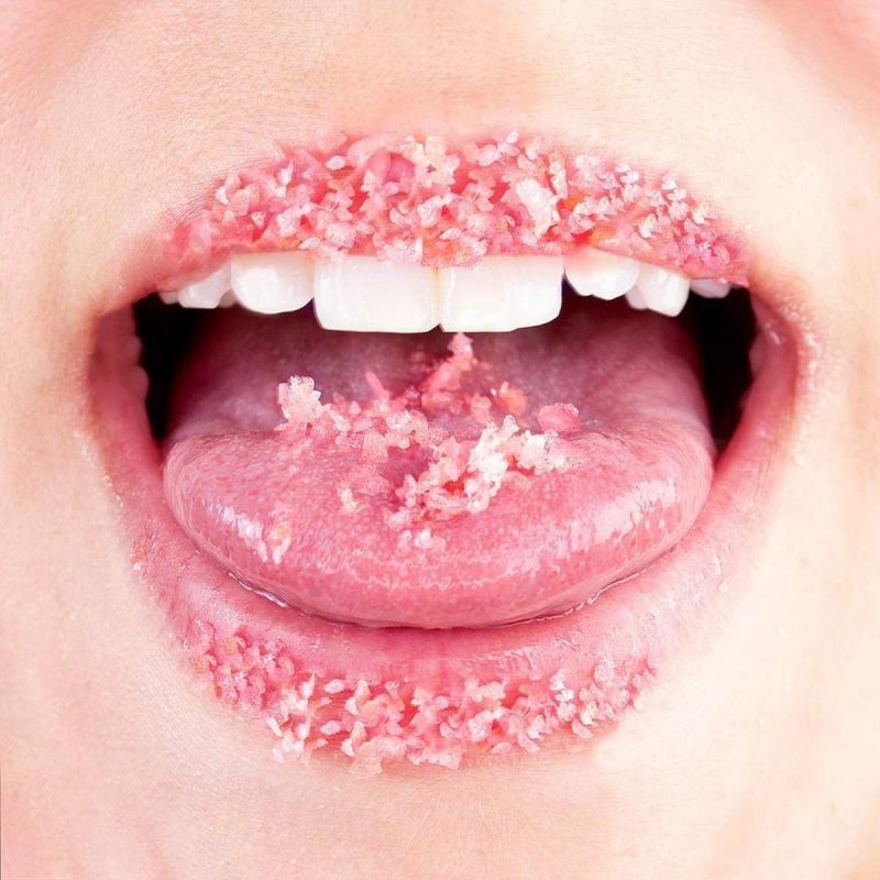 Strawberry popping candies