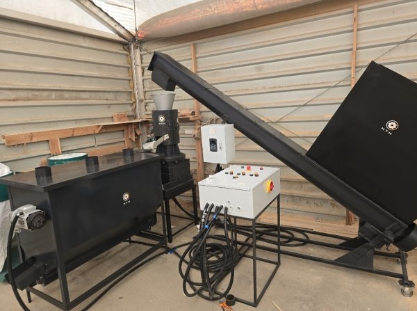 Linia do produkcji peletu DGL-5000  300-500kg z suszarnia i młynem