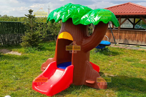 domek drzewo, domek most z tunelem, domek leśna chata, z weranda domek, domek na plac zabaw, domek plastikowy, domek do ogrodu, domek w serduszka, domek na plac zabaw
