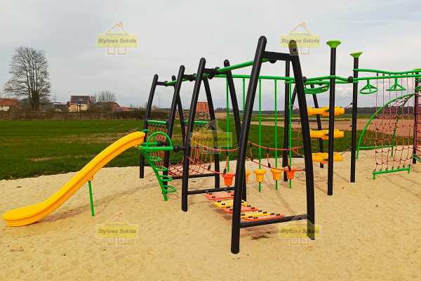 place zabaw sprawnościowy, street workout, sprawnościowy plac zabaw, plac zabaw do ćwiczeń, plac zabaw z drążkami, place zabaw sprawnościowe, drabinki sprawnościowe, street workout place, Plac street