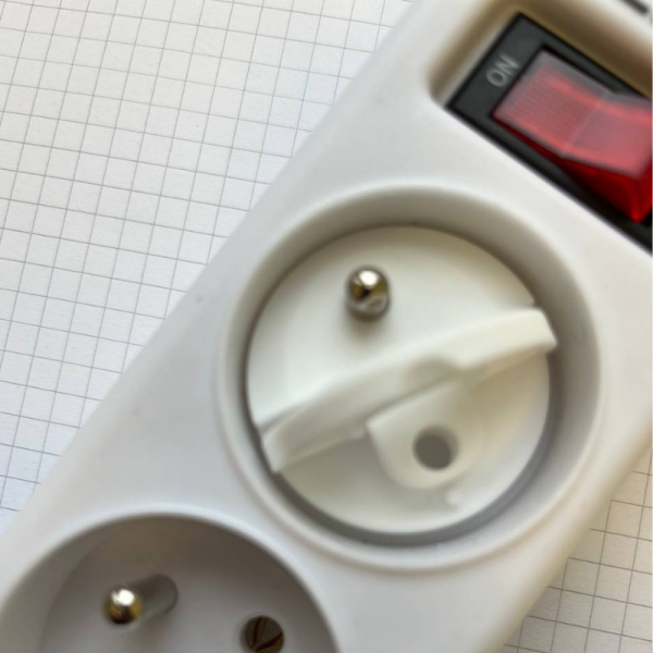 ZABEZPIECZENIA DO GNIAZDEK KONTAKTÓW ZAŚLEPKI KLUCZE ZATYCZKI Z BOLCEM 20x (tds0494)