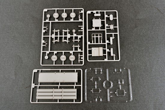 Trumpeter Model plastikowy M270/A1 Multiple Launch Rocket System