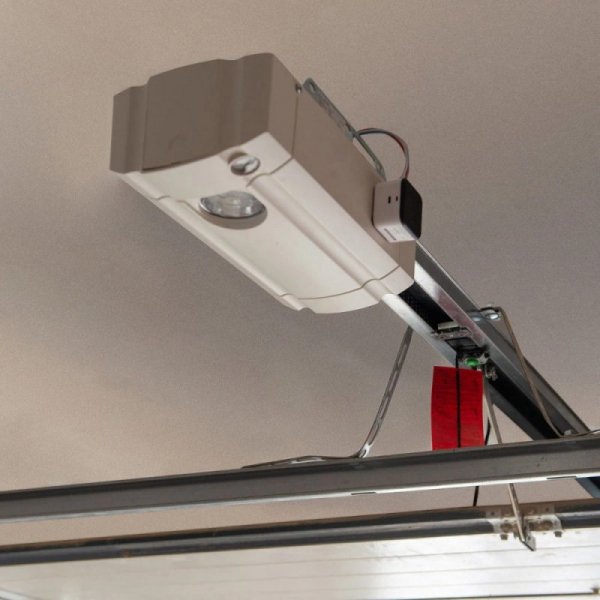YALE HOME Smart Opener do drzwi garażowych