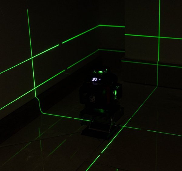 POZIOMICA LASEROWA LASER KRZYŻOWY 4D 360 ZIELONY RTPLK0036