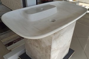 Umywalka z marmuru Glacier White – polerowana, 47,2 x 82,5 x 12 cm