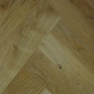 podłoga drewniana wykończona parkiet dąb