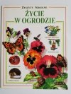 ZESZYTY SZKOLNE. ŻYCIE W OGRODZIE 1997