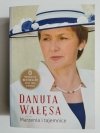 MARZENIA I TAJEMNICE. DANUTA WAŁĘSA Adamowicz 2011