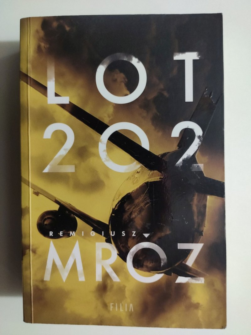 LOT 202 - Remigiusz Mróz