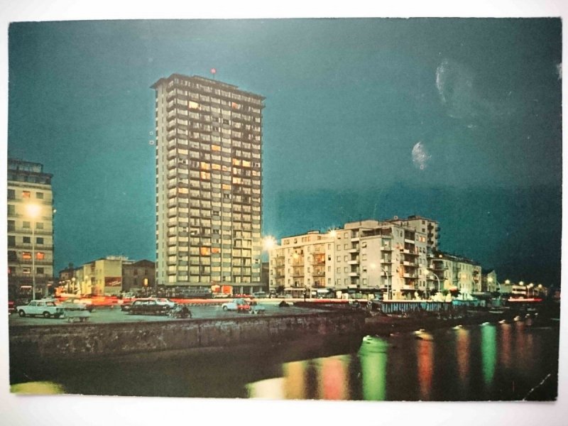 FOLLONICA. NOTTURNO