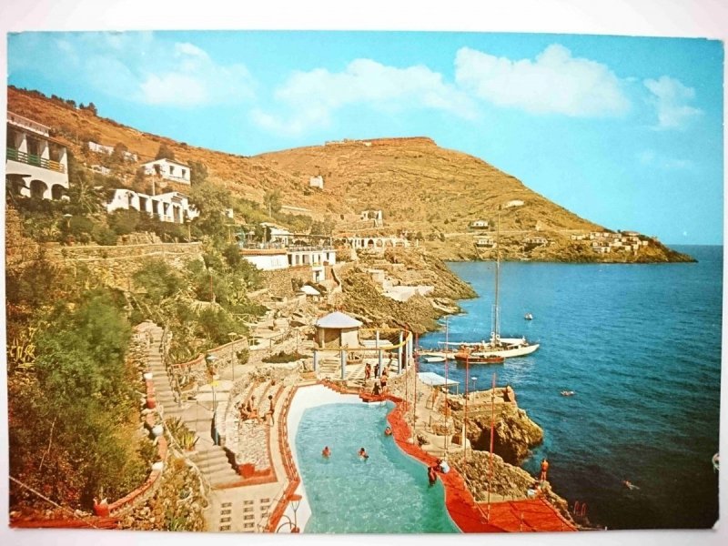 USTICA. HÓTEL E VILLAGIO PESCATORI