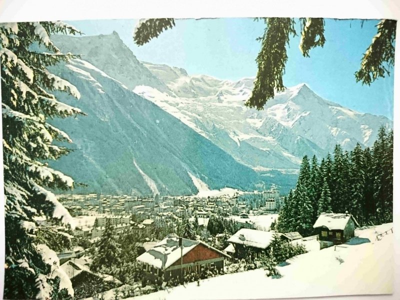 CHAMONIX (HAUTE-SAVOIE) VUE GENERALE AVEC I'AGUILLE DU MIDI