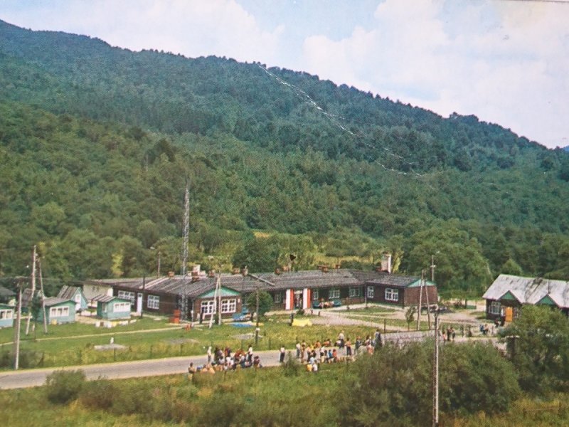 USTRZYKI GÓRNE. SCHRONISKO PTTK FOT. B. ŁOPIEŃSKA
