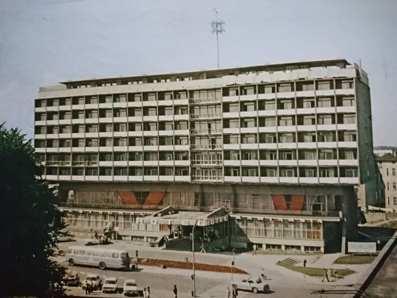 KOŁOBRZEG. HOTEL 'SKANPOL' FOT. M. JASIECKI