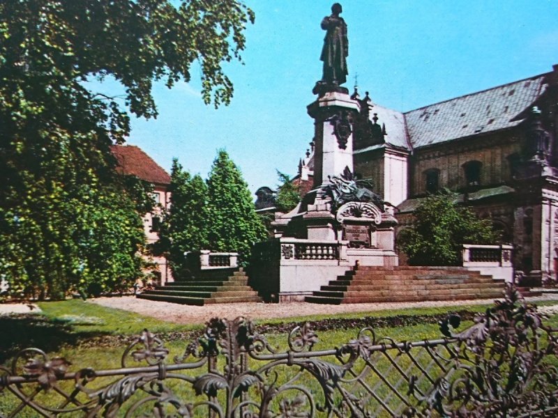 WARSZAWA. POMNIK ADAMA MICKIEWICZA FOT. KRASSOWSKI