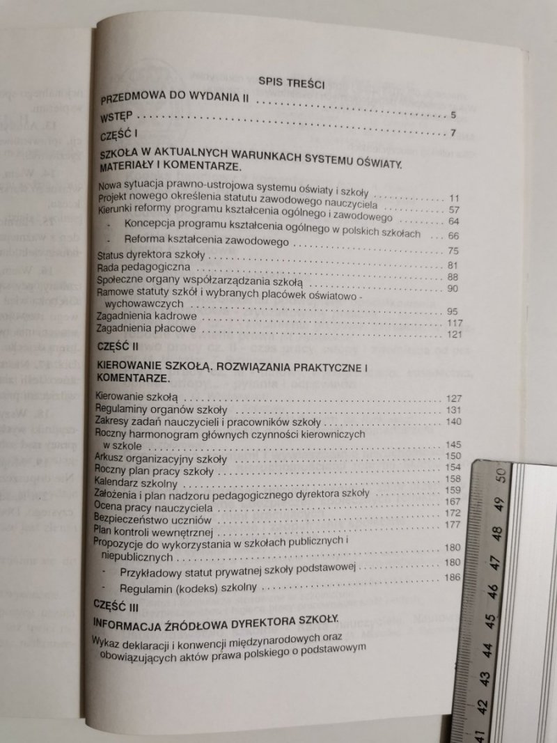 ORGANIZACJA I KIEROWANIE SZKOŁĄ. PORADNIK – INFORMATOR DYREKTORA SZKOŁY 1993