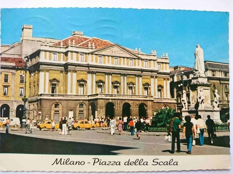 MILANO – PIAZZA DELLA SCALA
